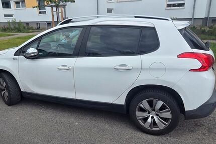 Peugeot 2008 100.000 km 8.100 &euro; Hamburg 22143