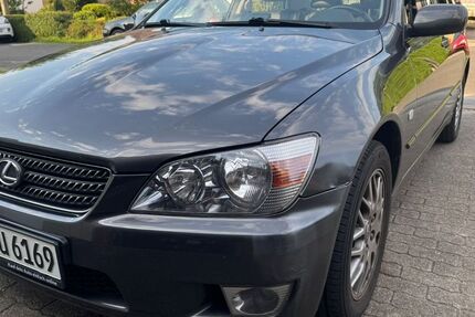 Lexus IS 200 100.000 km 7.500 &euro; Elmshorn 25335
