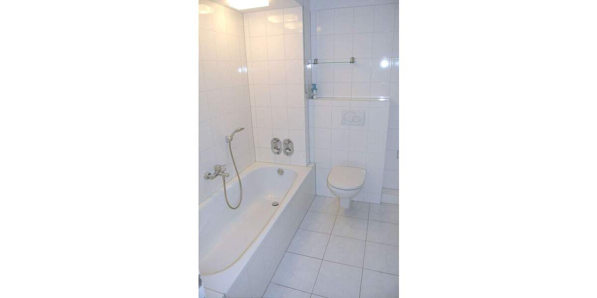 Etagenwohnung Hamburg Rissen - 3 Zimmer, 122 m&sup2;, 1.690&euro; | Angebot:25741583