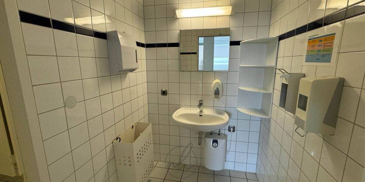 Gewerbeobjekt Hamburg Rahlstedt - 2 Zimmer, 192 m&sup2;, 2.496&euro; | Angebot:26825757
