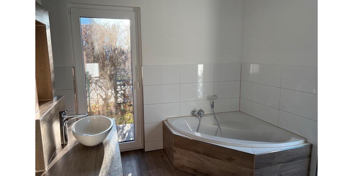 Erdgeschoßwohnung Bargteheide - 4 Zimmer, 152 m&sup2;, 2.300&euro; | Angebot:25875539