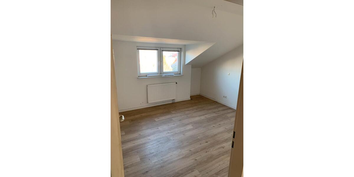 Dachgeschoßwohnung Barmstedt - 3 Zimmer, 69 m&sup2;, 980&euro; | Angebot:25894758