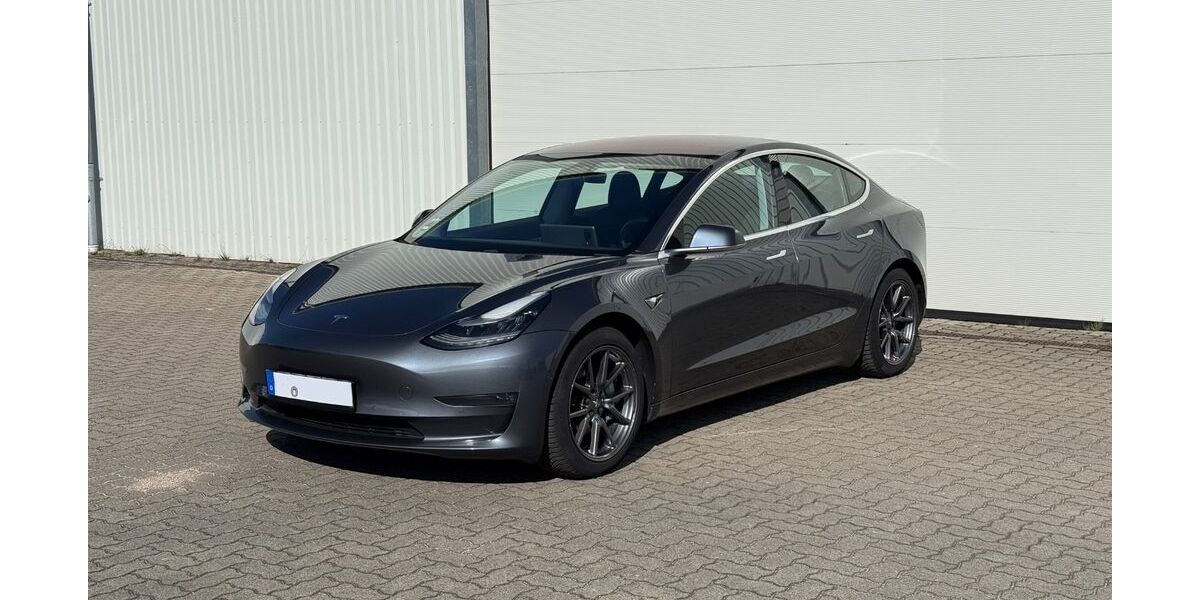 Tesla Model 3 168.400 km 18.950 &euro; Ellerbek 25474