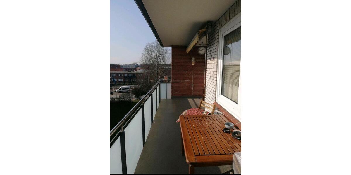 Erdgeschoßwohnung Hamburg Wandsbek - 3 Zimmer, 83 m&sup2;, 1.700&euro; | Angebot:25873436