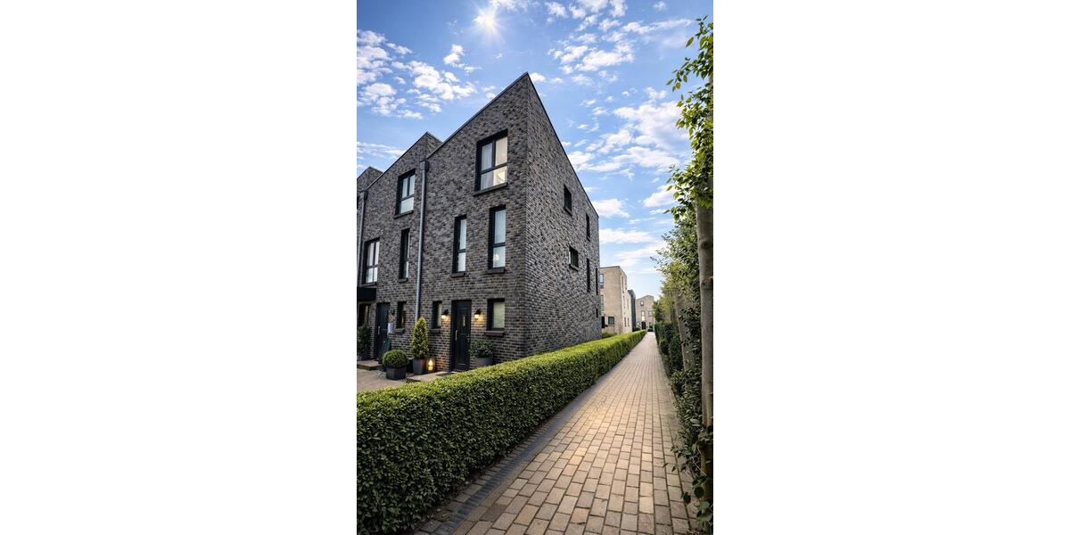 Reihenhaus Schenefeld - 4 Zimmer, 135 m&sup2;, 2.700&euro; | Angebot:25991904