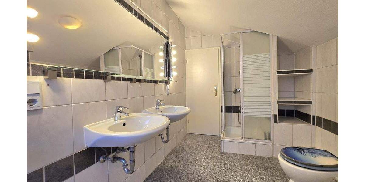 Terrassenwohnung Nahe - 6 Zimmer, 170 m&sup2;, 380.000&euro; | Angebot:25682405