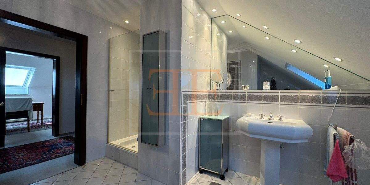 Edles Wohnen in Appen: Granitboden, zwei Bäder, Gäste-WC, traumhafter Garten und Indoor-Schwimmbad - Einfamilienhaus Appen Etz | Angebot:25806419