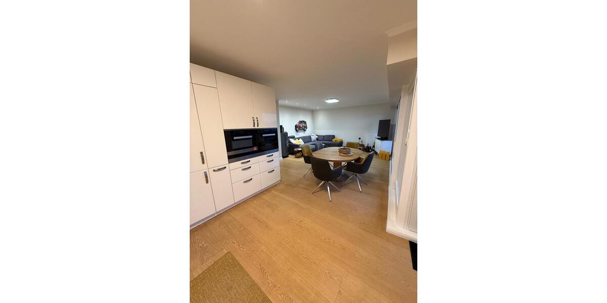 Dachgeschoßwohnung Hamburg Schnelsen - 4 Zimmer, 100 m&sup2;, 2.500&euro; | Angebot:25811791