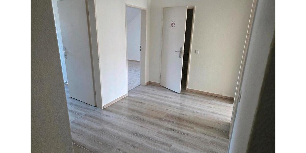 Dachgeschoßwohnung Uetersen - 3 Zimmer, 63 m&sup2;, 890&euro; | Angebot:25922610