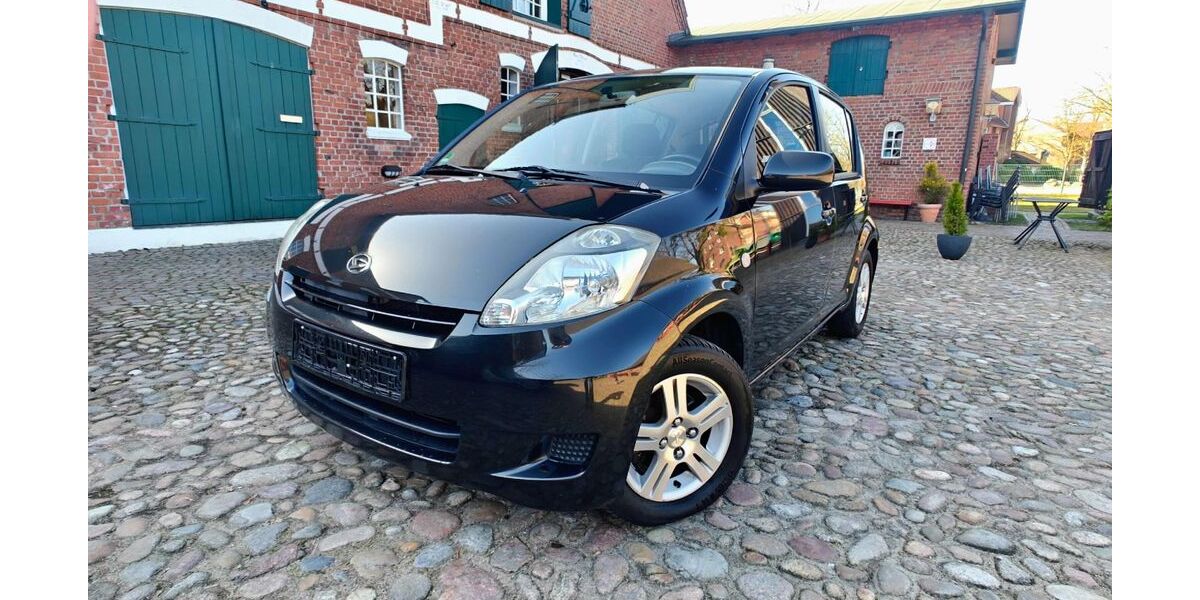 Daihatsu Sirion 121.800 km 3.499 &euro; Norderstedt 22844