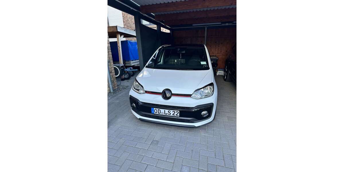 VW up! 119.700 km 10.800 &euro; Hamburg 22946