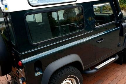 Land Rover Defender 108.000 km 42.990 &euro; Hamburg 22085