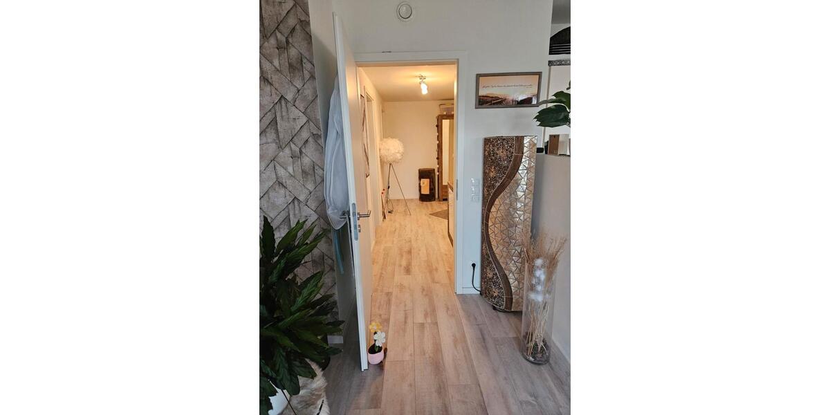 Etagenwohnung Uetersen - 2 Zimmer, 92 m&sup2;, 975&euro; | Angebot:26557162