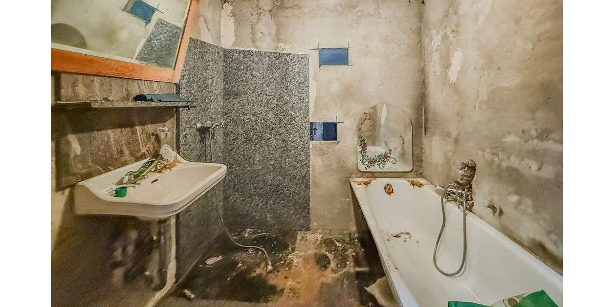 Doppelhaushälfte Hamburg Langenhorn - 3 Zimmer, 127 m&sup2;, 125.000&euro; | Angebot:25679203