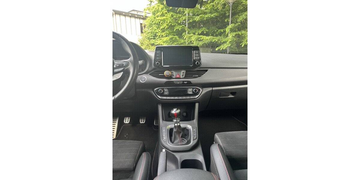 Hyundai i30 103.000 km 21.000 &euro; Hamburg 20038