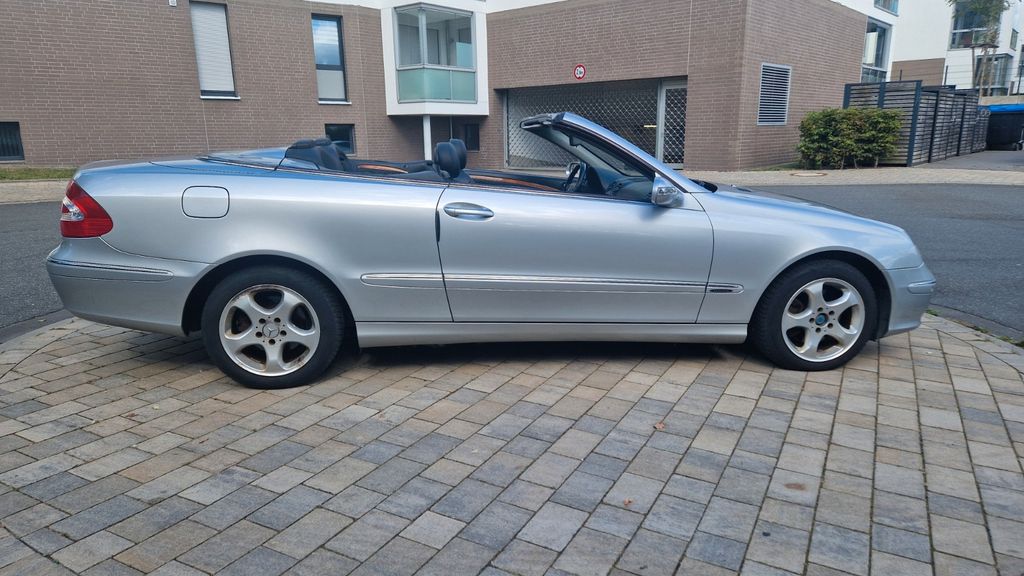 Mercedes-Benz CLK 320 186.000 km 8.900 &euro; Norderstedt b. Hamburg 22848