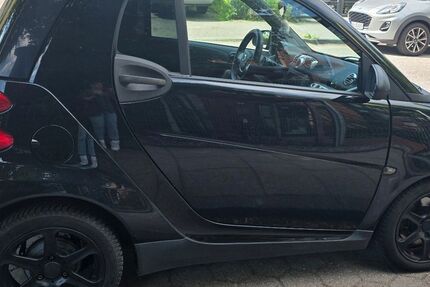 Smart ForTwo 141.882 km 4.700 &euro; Hamburg 22177