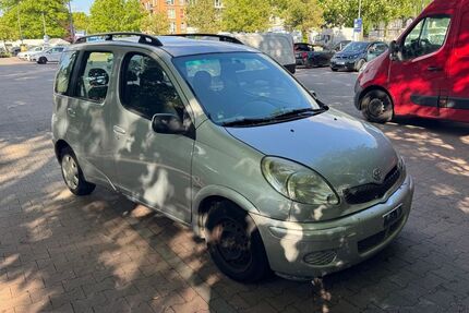 Toyota Yaris 197.000 km 1.999 &euro; Hamburg 22045
