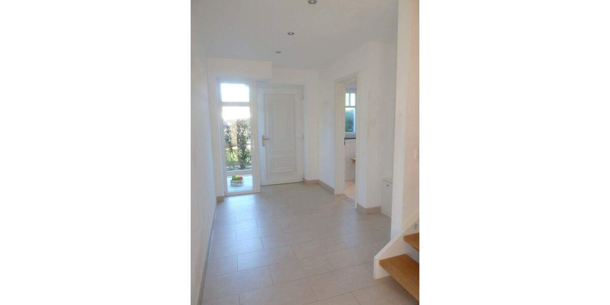 Doppelhaushälfte Hamburg Iserbrook - 5 Zimmer, 151 m&sup2;, 3.100&euro; | Angebot:25654299