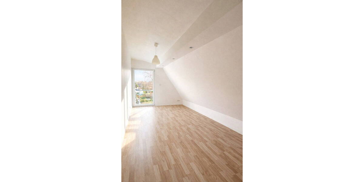 Etagenwohnung Hamburg Schnelsen - 3 Zimmer, 94 m&sup2;, 1.950&euro; | Angebot:26043237