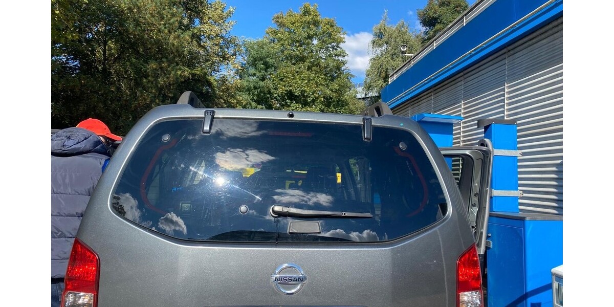 Nissan Pathfinder 253.000 km 8.500 &euro; Hamburg 20038