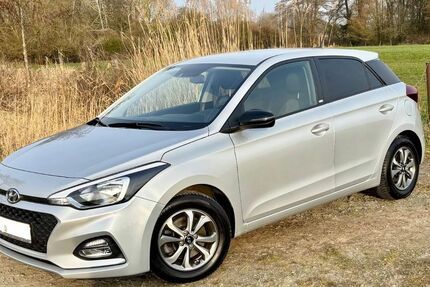 Hyundai i20 87.000 km 14.400 &euro; Heist 25492