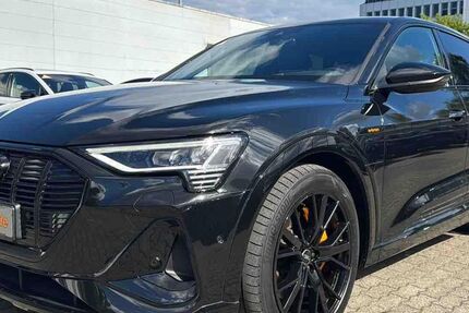 Audi e-tron 54.353 km 35.950 &euro; Hamburg 22047