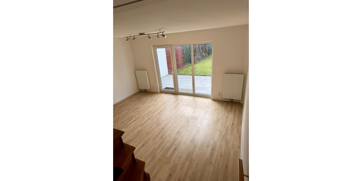 Reihenhaus Hamburg Langenhorn - 3 Zimmer, 70 m&sup2;, 350.000&euro; | Angebot:25392457