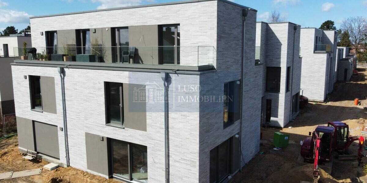 Doppelhaushälfte Wedel Marienhof - 4 Zimmer, 131 m&sup2;, 2.800&euro; | Angebot:26595058