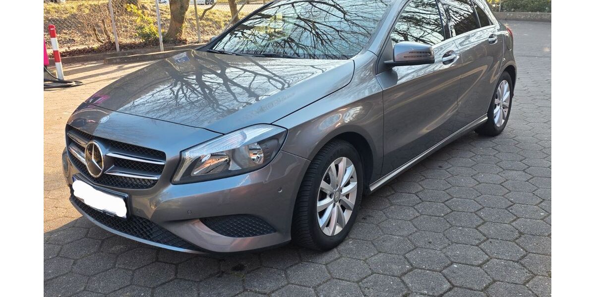 Mercedes-Benz A 180 149.500 km 8.200 &euro; Hamburg 21147