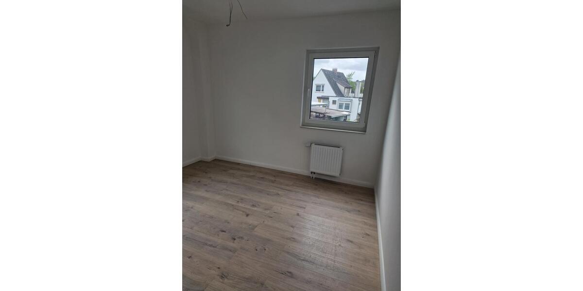 Doppelhaushälfte Pinneberg - 5 Zimmer, 170 m&sup2;, 2.125&euro; | Angebot:25353181