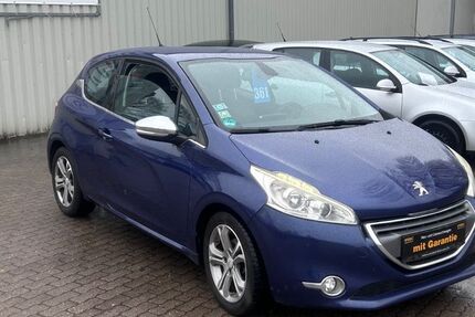 Peugeot 208 156.037 km 4.400 &euro; bad bramstedtr 24576