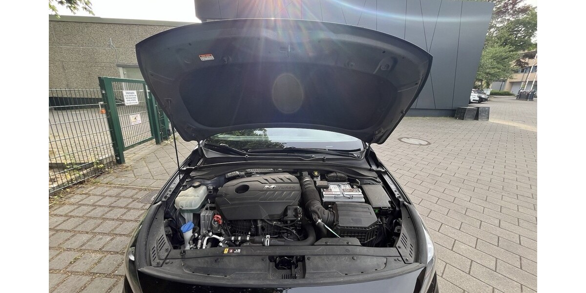 Hyundai i30 103.000 km 21.000 &euro; Hamburg 20038