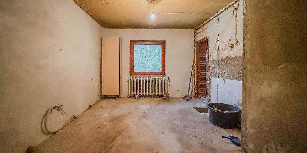 Doppelhaushälfte Hamburg Langenhorn - 3 Zimmer, 127 m&sup2;, 125.000&euro; | Angebot:25679203