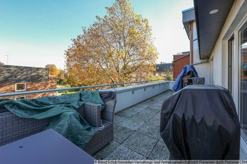 Etagenwohnung Hamburg Schnelsen - 3 Zimmer, 118 m&sup2;, 1.700&euro; | Angebot:25706065