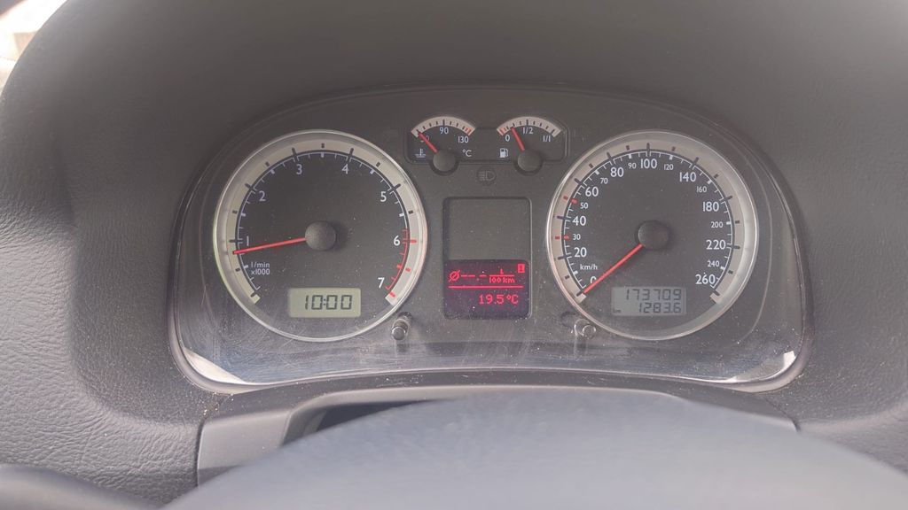 VW Golf 173.709 km 2.200 &euro; Bad Oldesloe 23843