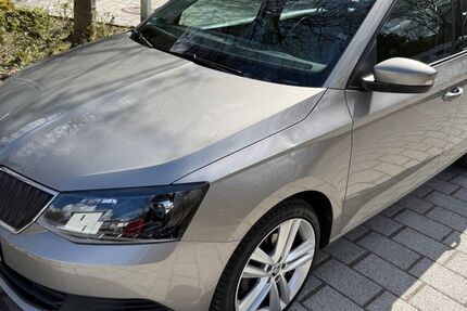 Skoda Fabia 47.600 km 13.499 &euro; Hamburg 22549