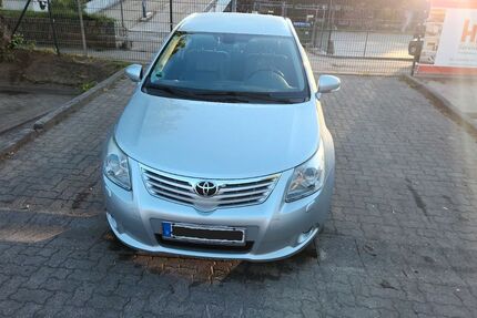 Toyota Avensis 125.000 km 9.499 &euro; Hamburg 22049