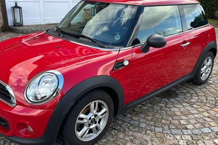 Mini ONE 88.557 km 4.600 &euro; Ahrensburg 22926