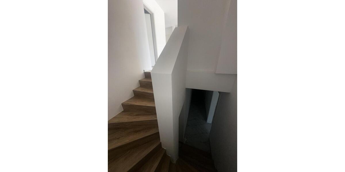 Etagenwohnung Hamburg Wandsbek - 4 Zimmer, 125 m&sup2;, 2.200&euro; | Angebot:24765536