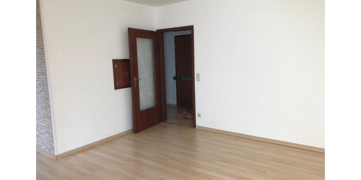 Dachgeschoßwohnung Hamburg Wandsbek - 2 Zimmer, 83 m&sup2;, 916&euro; | Angebot:25640502