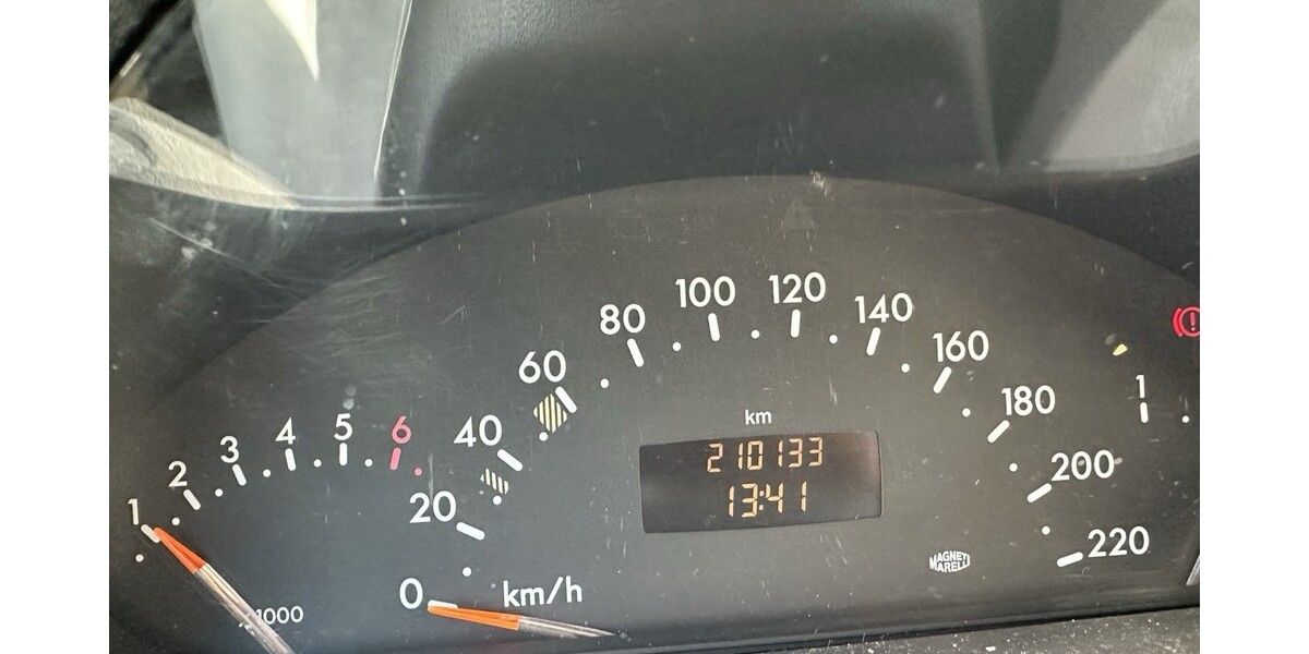 Mercedes-Benz A 160 210.133 km 1.500 &euro; Wedel 22880