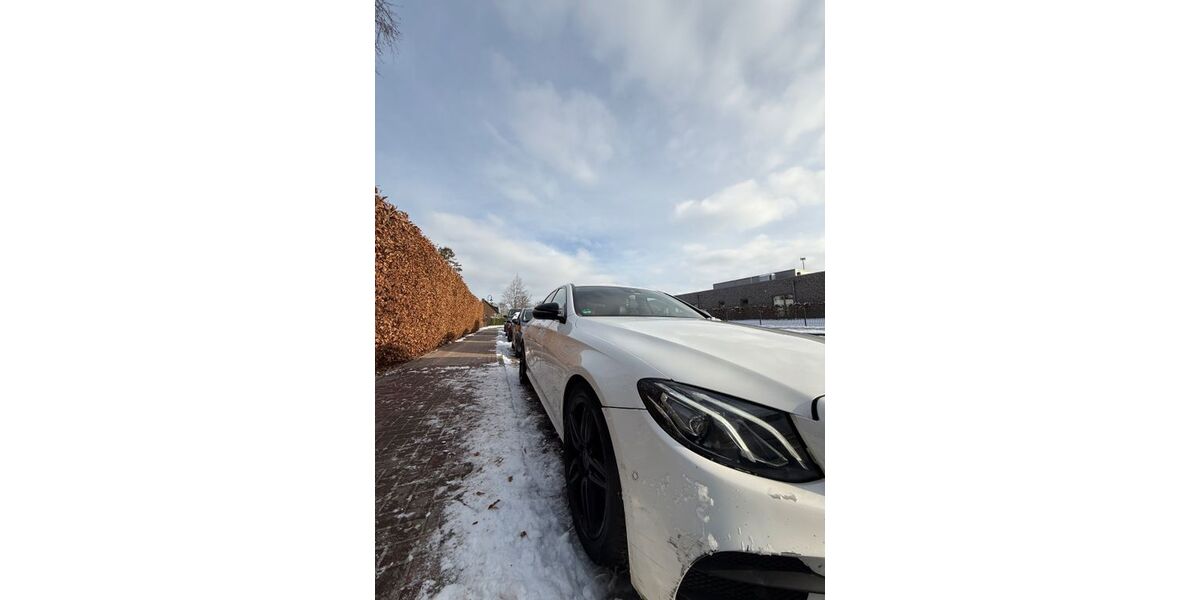 Mercedes-Benz E 220 283.000 km 15.999 &euro; Siek 22962
