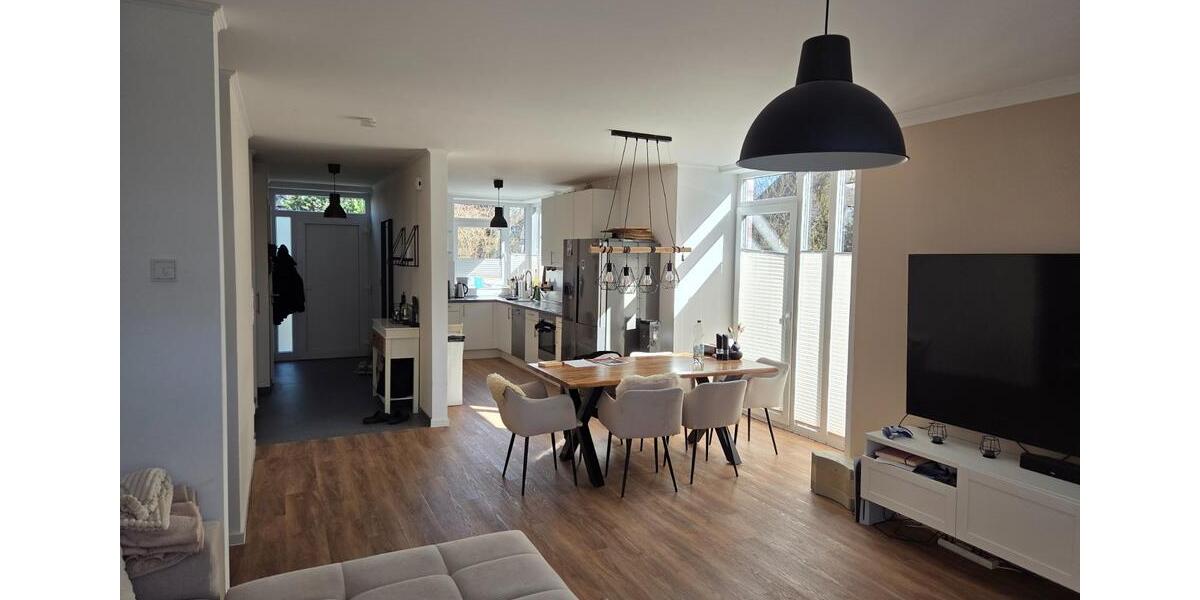 Doppelhaushälfte Norderstedt Garstedt - 4 Zimmer, 140 m&sup2;, 2.300&euro; | Angebot:25824480