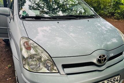 Toyota Corolla Verso 163.000 km 3.800 &euro; Hamburg 22547