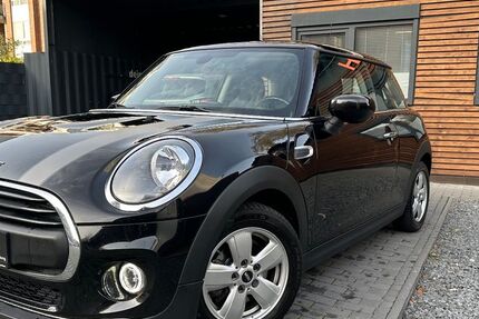 Mini ONE 113.182 km 10.499 &euro; Hamburg 22041