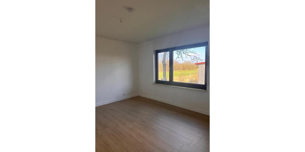 Mehrfamilienhaus, Wohnhaus Grünendeich - 7.5 Zimmer, 159 m&sup2;, 385.000&euro; | Angebot:25351771