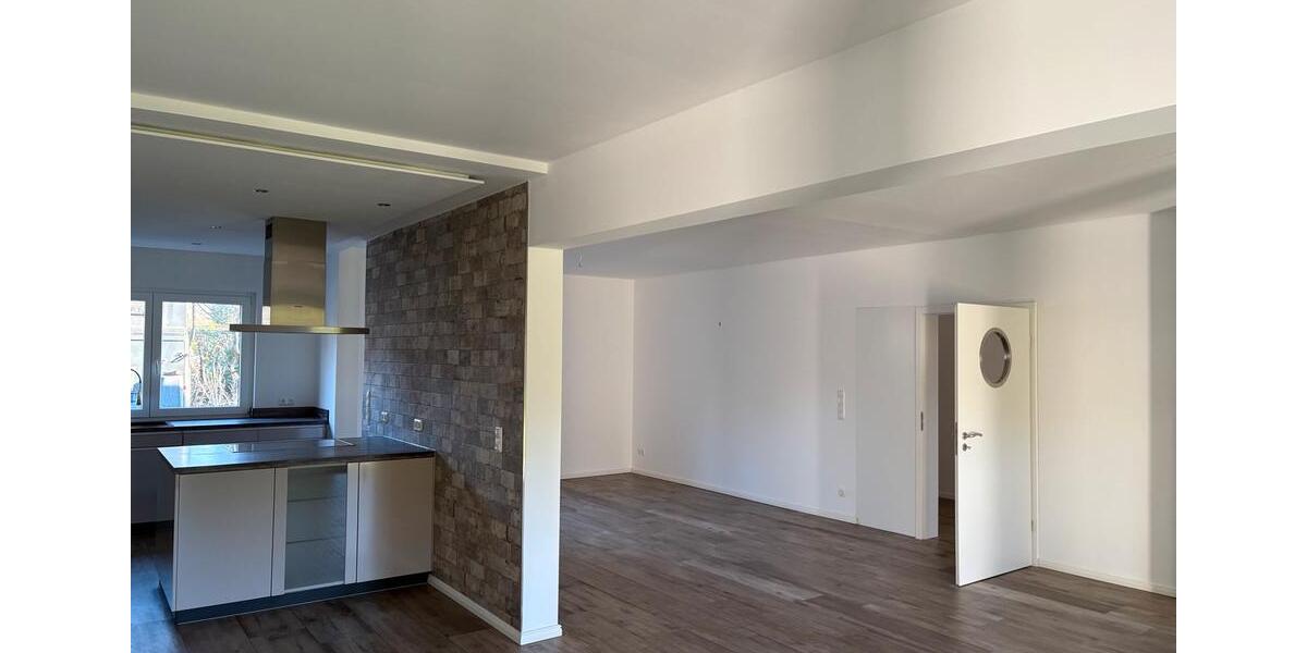 Erdgeschoßwohnung Bargteheide - 4 Zimmer, 152 m&sup2;, 2.300&euro; | Angebot:25875539