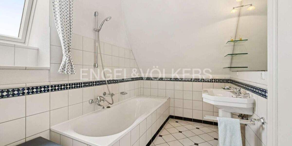 Einfamilienhaus Großhansdorf - 7 Zimmer, 212 m&sup2;, 985.000&euro; | Angebot:25701652