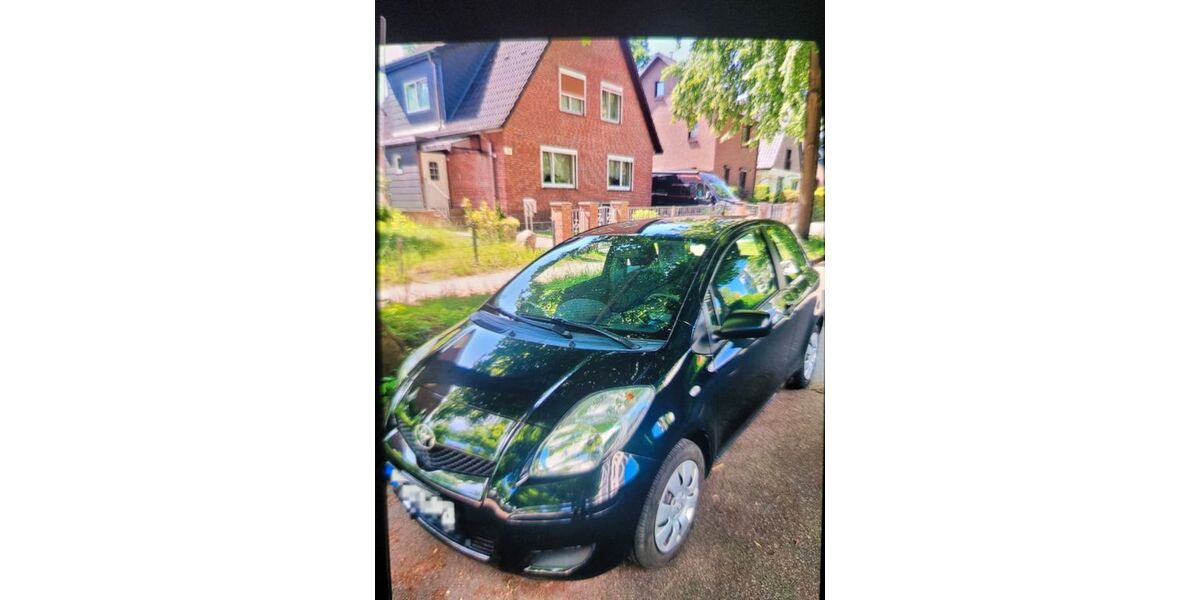 Toyota Yaris 144.000 km 2.100 &euro; Hamburg 22049